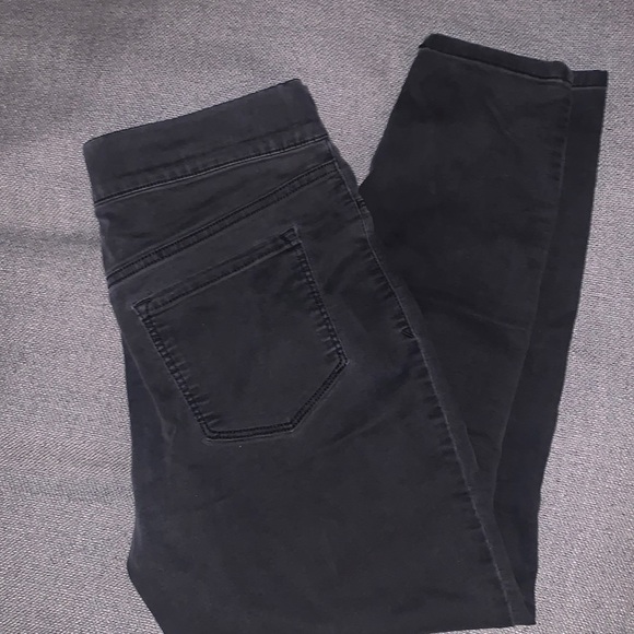 Nine West Pants - Nine West skinny/stretchy pants/low cut capris